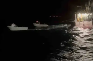 Fırtınayla sürüklenen balıkçı teknesine yardım yine balıkçıdan geldi
