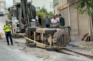 Forklift rampa aşağı inerken devrildi: 1’i ağır 2 yaralı 