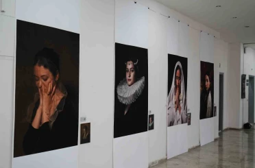 Fotoğraf ile resim arasındaki özgün köprü 