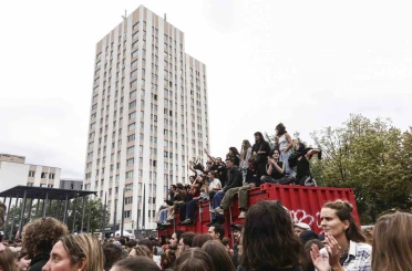 Fransa’da hükümetin kemer sıkma politikasına yönelik protestolarda 675 gözaltı 