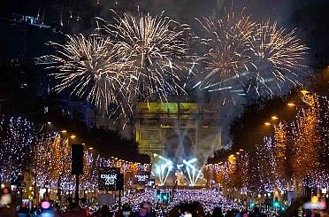 Fransa’da yeni yıl üst düzey güvenlik önlemleri altında kutlandı 