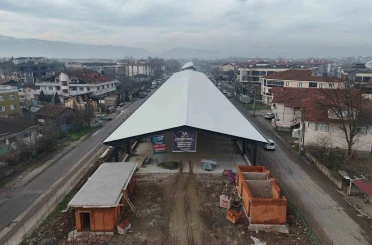 Fuar alanı ve tuhafiyeciler pazaryerinde yoğun tempo 