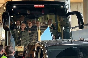 Galatasaraylı yöneticiler, Fenerbahçeli yöneticileri karşıladı 