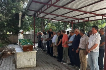 Gazeteci Sözeri’nin annesi son yolcuğuna uğurlandı 