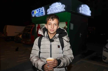 Gaziantep Büyükşehir, 39 noktada sabahı sıcak çorba ile karşılıyor 