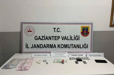 Gaziantep'te 4 bin 587 adet captagon hap ele geçirildi: 4 şahıs tutuklandı
