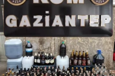 Gaziantep’te kaçak alkol operasyonu: 2 gözaltı 