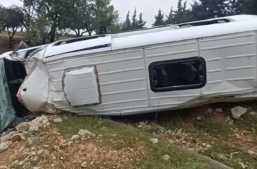 Gaziantep’te kontrolden çıkan işçi servisi şarampole uçtu: 16 yaralı 