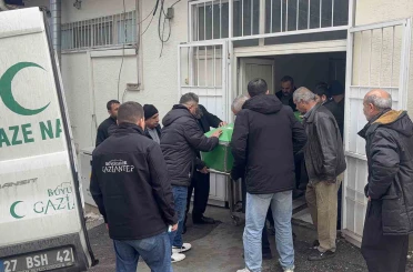 Gaziantep’te otomobil tıra arkadan çarptı: 3 kardeş hayatını kaybetti 