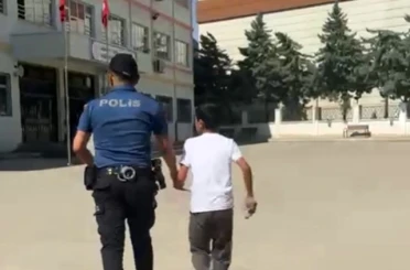 Gaziantep’te sınava geç kalan ve belgesini unutan öğrencilerin yardımına polis yetişti 