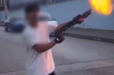 Gaziantep’te şok görüntüler: 3 şahıs pompalı tüfekle rastgele ateş açtı