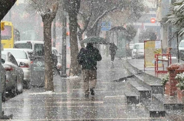 Gaziantep’te yoğun kar yağışı etkili oluyor 