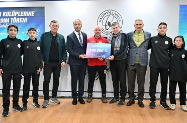 Gaziosmanpaşa Belediyesinden spor kulüplerine 2 buçuk milyon liralık nakdi destek 
