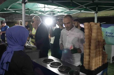Gaziosmanpaşa’da 100 çocuk çamura bulandı, eğlence dondurmayla devam etti 