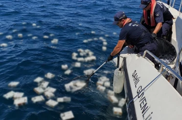 Gazipaşa açıklarında kaçak sigara ürünleri ele geçirildi 