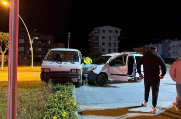 Gazipaşa’da iki kamyonet çarpıştı: 1 yaralı 