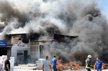 Gazipaşa’da inşaat malzemeleri deposunda yangın 