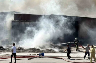 Gazipaşa’da inşaat malzemeleri deposundaki yangın kontrol altına alındı 