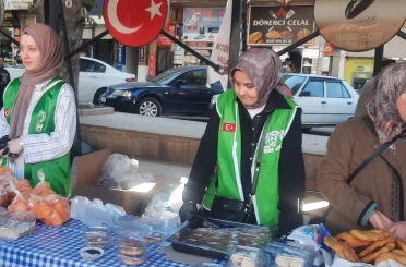 Gazze için hayır çarşısı kurdular 