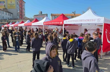 Gazze için hayır çarşısı oluşturdular 