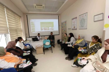 Gebe okulunda diş sağlığı eğitimi 