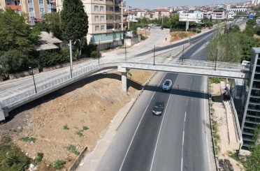 Gebze’de üst geçit asansörü bakıma alındı 