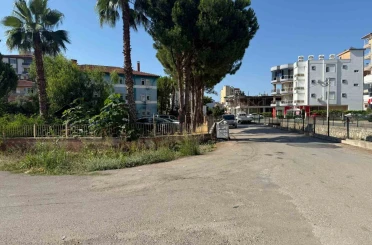 Gece yarısı patlatılan havai fişek, mahalleyi ayağa kaldırdı: Kimi deprem sandı, kimi maç var zannetti 