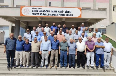 Gediz Anadolu İmam Hatip Lisesi mezunları geleneksel buluşmada bir araya geldi 
