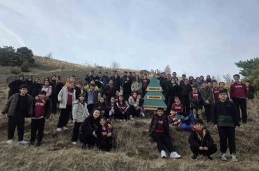 Geleceğe nefes: Demirkent TOKİ Ortaokulu öğrencilerinden örnek fidan dikimi etkinliği 