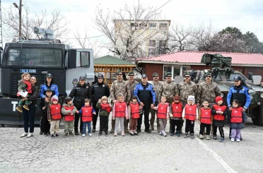 Geleceğin teminatı çocuklar polislik mesleğini tanıdı 