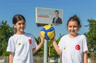 Geleceğin voleybolcuları Osmangazi’de yetişiyor 