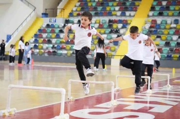 Geleneksel çocuk oyunları şenliği büyük coşkuyla tamamlandı 