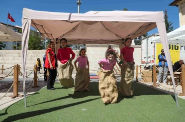 "Geleneksel Oyunlar" Sivas’ta çocukları sevindirdi 