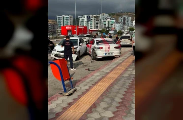 Gelin arabası otomobille çarpıştı: 1 yaralı 