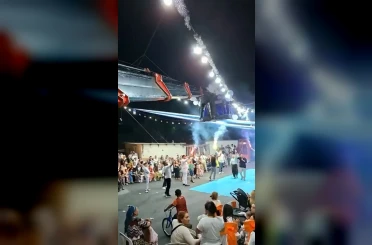 Gelin ile damat sahneye vinçle indi 