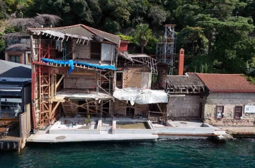 Geminin çarparak yıktığı 346 yıllık yalının zemini 7 yılda onarıldı 