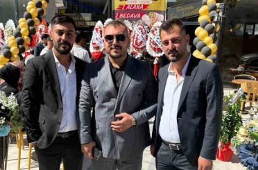 Genç girişimciler yeni işyerlerini açtı 