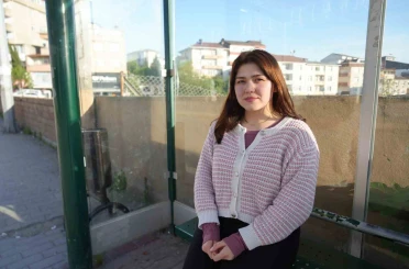 Genç kadın durakta tacizciyi saniye saniye kaydetti: "Ben hovardayım, hovarda" 