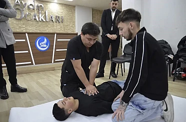 Gençler acil ve ilk yardım konusunda bilinçlendirildi 