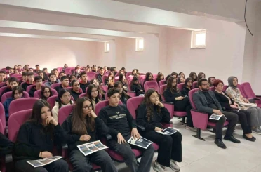 Gençler, ’Dijital Okuryazarlık ve Dezenformasyonla Mücadele’ konularında bilinçleniyor 