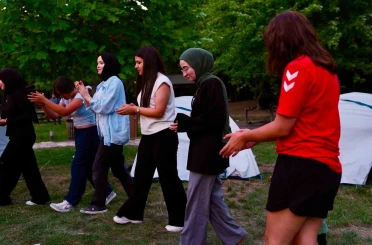 Gençler doğada kamp yaparak Düzce’yi keşfediyor 
