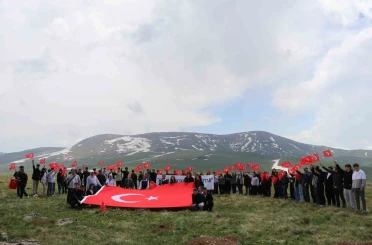 Gençler şühedanın izinde yürüdü 