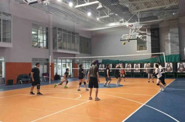 Gençler voleybol maçında buluştu 