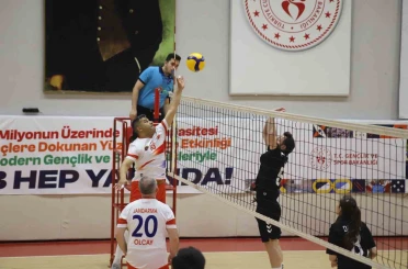 Gençlik Haftası kapsamında kurumlar arası voleybol turnuvası başladı 