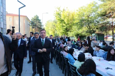 "Gençlik Programı" kapsamında EBYÜ öğrencilerine 847 kişilik kontenjan tahsis edildi 