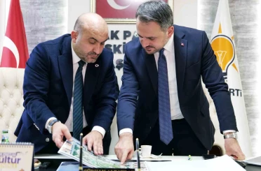 Gençlik ve Spor Bakan Yardımcısı Eminoğlu, AK Parti Eskişehir Teşkilatı ile istişarede bulundu 