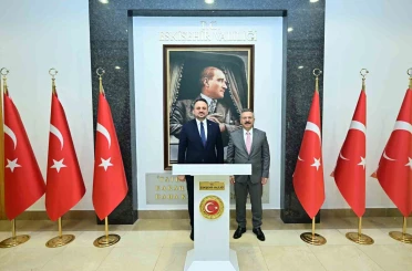 Gençlik ve Spor Bakan Yardımcısı Eminoğlu’dan Eskişehir Valisi Aksoy’a ziyaret 