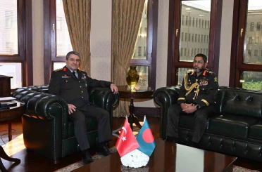 Genelkurmay Başkanı Orgeneral Bayraktaroğlu, Bangladeş Kara Kuvvetleri Komutanı ile görüştü 
