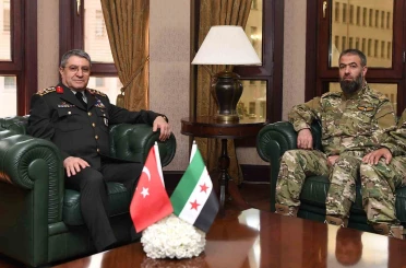 Genelkurmay Başkanı Orgeneral Bayraktaroğlu, Suriye Hava Kuvvetleri Komutanı Hawary’i kabul etti 