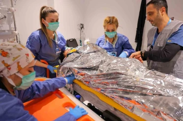 Gerçeğini aratmayan tatbikat: Hasta yakınları sinir krizi geçirdi, güvenlik görevlilerine saldırdı 